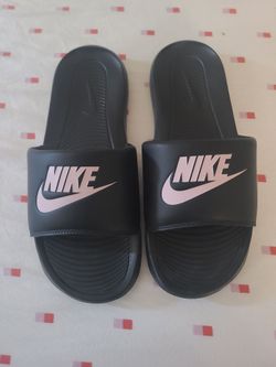 Nike slides size 9 women's