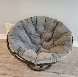 Papa San chair. In great shape. Gray cushion.