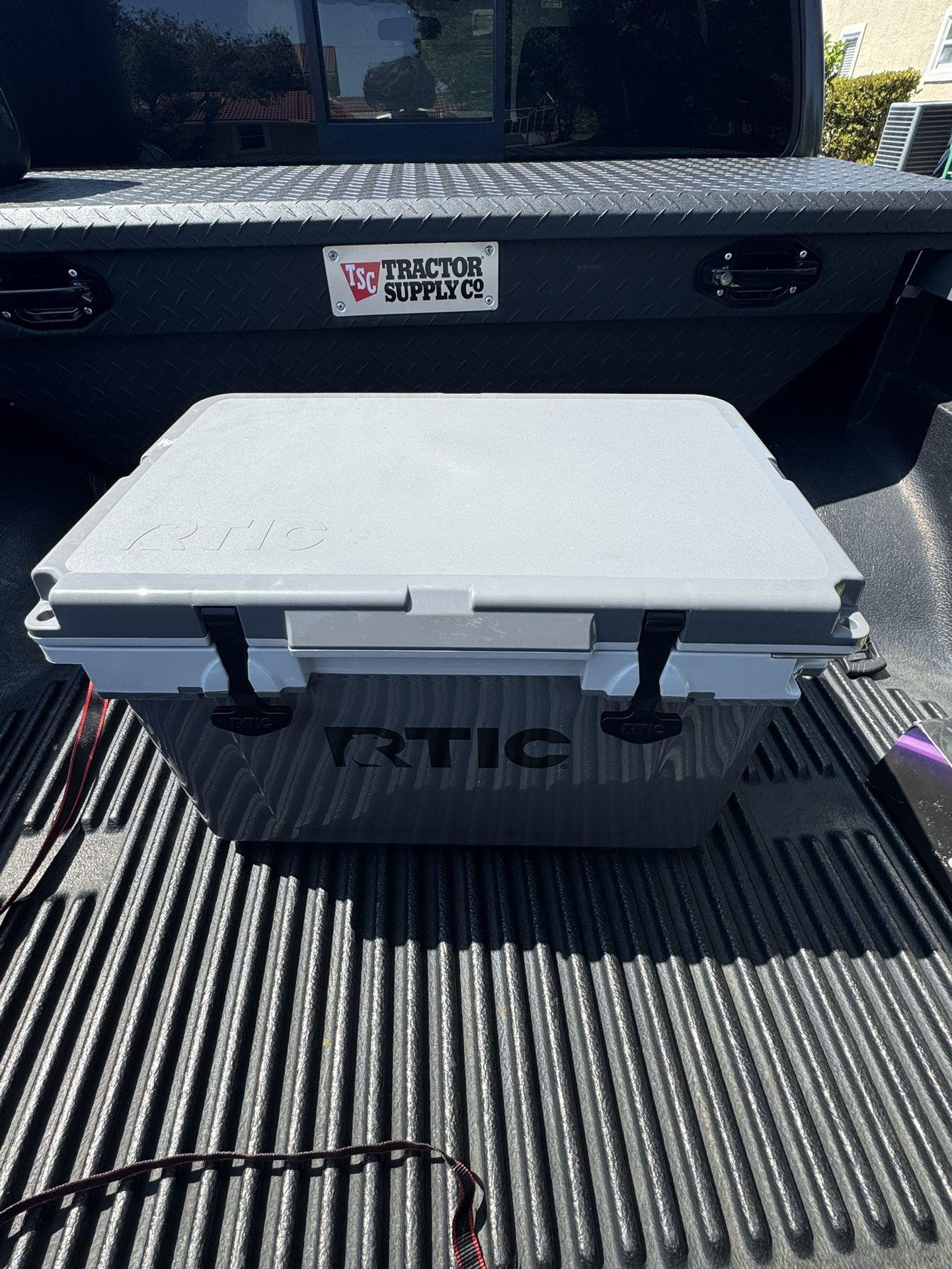 rtic cooler 32 qt