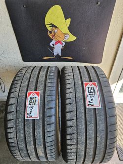 285/35/21 Michelin Tires (2)