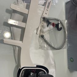 Bidet toilet attachment / Accesorio de inodoro de bidé