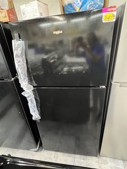 Whirlpool Black Top-Freezer Refrigerator