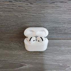 Apple Airpods 4th Gen Wireless Earbuds 