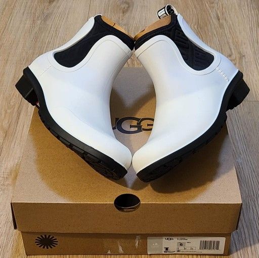 UGG Rain 🌧 Boots Size 5 For Women