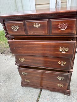 Dresser
