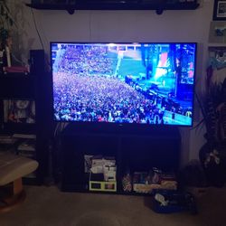 Samsung 75" TV w/LG Surround Sound 