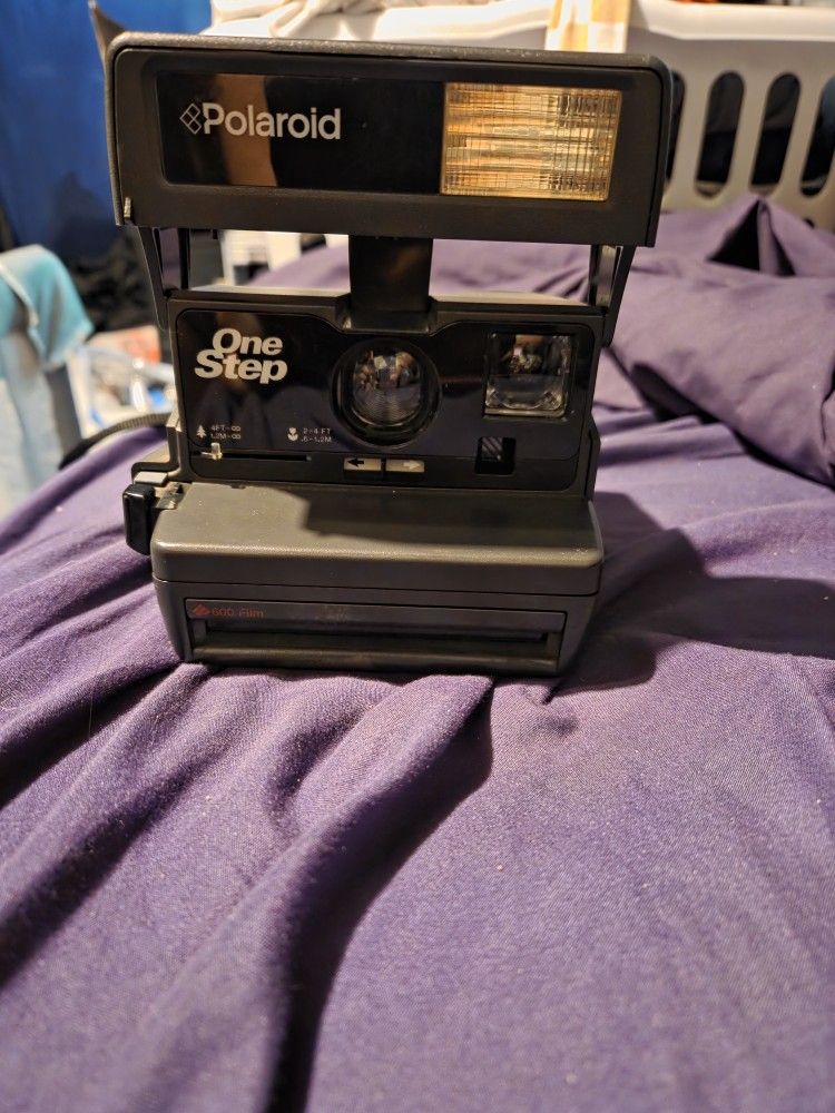 Polaroid 600 One Step