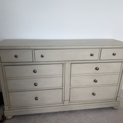 Liberty Furniture 9 Drawer Dresser