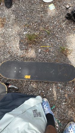 Skateboard 8.5