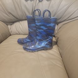Kids Rain Boots Great Condition Size13/2