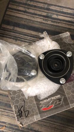 Dc5 upper strut mounts