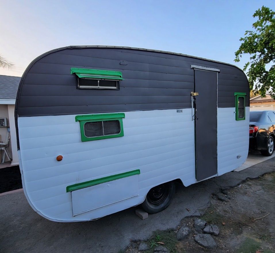 1992 SANTA FE TRAILER RV