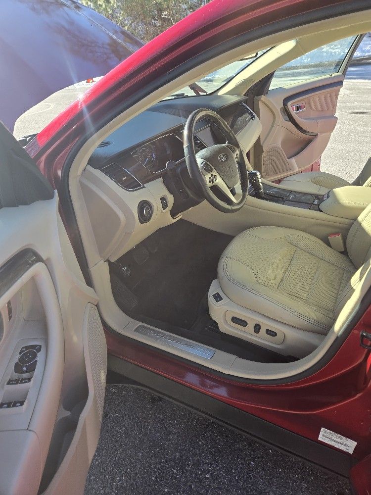 2013 Ford Taurus