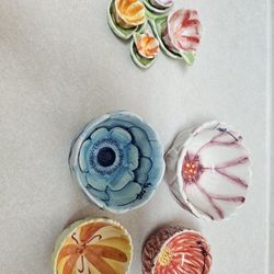 Flower Nesting Measuring Cups And Spoons 