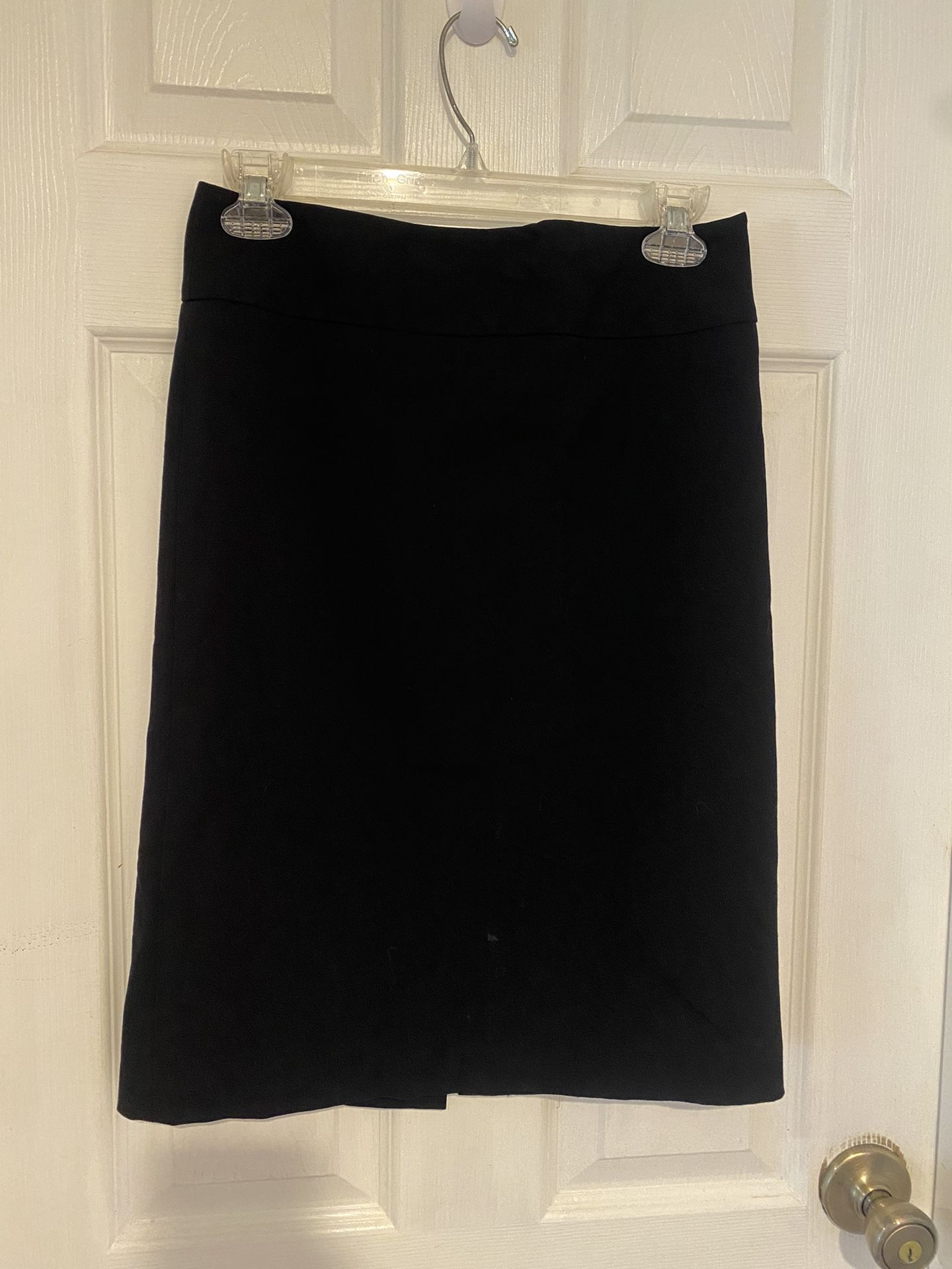 Size 0 black lined pencil skirt by Banana Republic Stretch fit