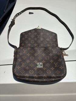 LV Pochette Métis Monogram