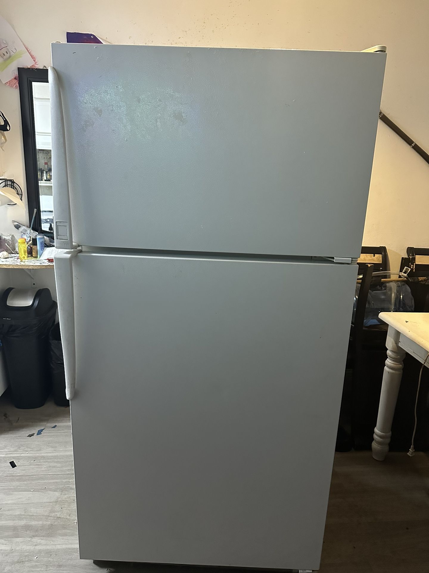 Refrigerator 