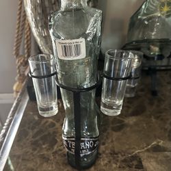 Empty Cowboy Boot Tequila Bottle W2 Shot Glasses 