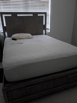Queen size bed