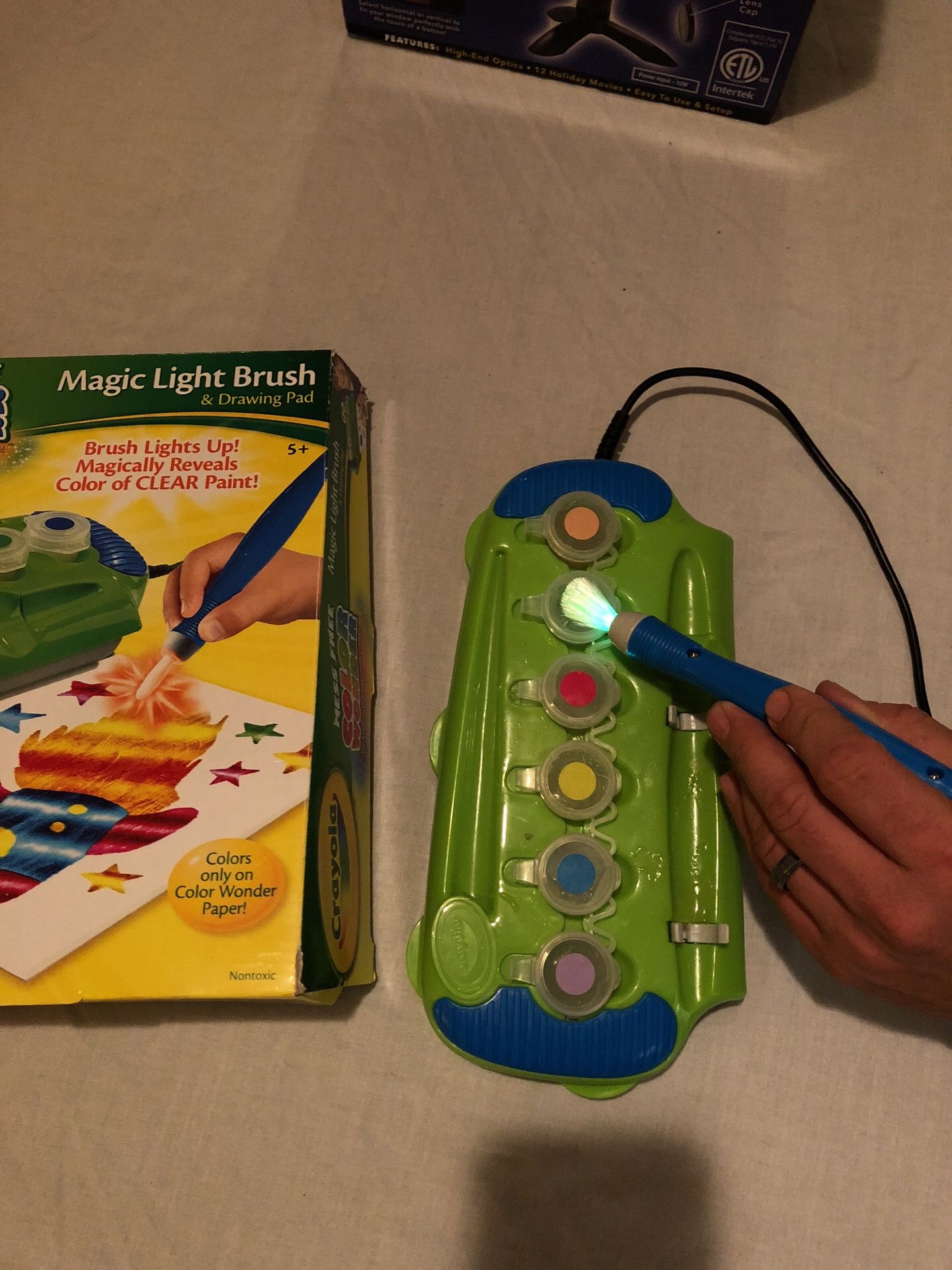  Crayola Color Wonder Magic Light Brush : Toys & Games
