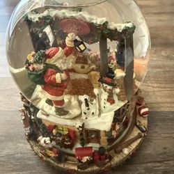 Vintage Christmas Snow Globe