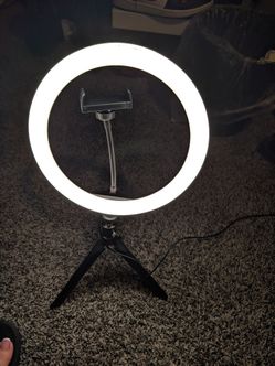 Brand: Vivitar
3.3
3.3 out of 5 stars
(19)
Vivitar 8 Inch LED Ring Light with Tripod Stand and Cell Phone Holder, Video Lighting for Streaming and Vlo