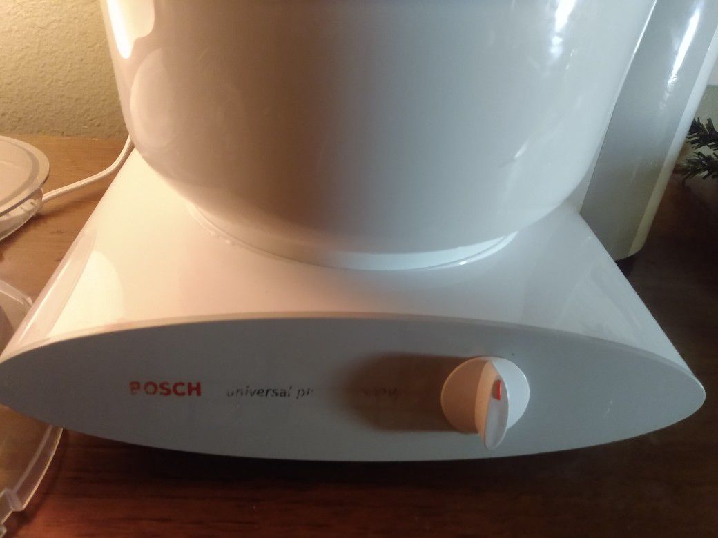 BOSCH UNIVERSAL PLUS MIXER. for Sale in Tacoma, WA - OfferUp