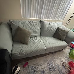  Couch 