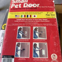 Small Pet Door 