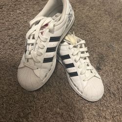Adidas Size 41/2  