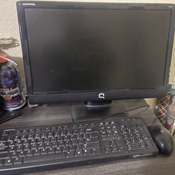 Compaq Computer Monitor & Keyboard/Mouse Bundle