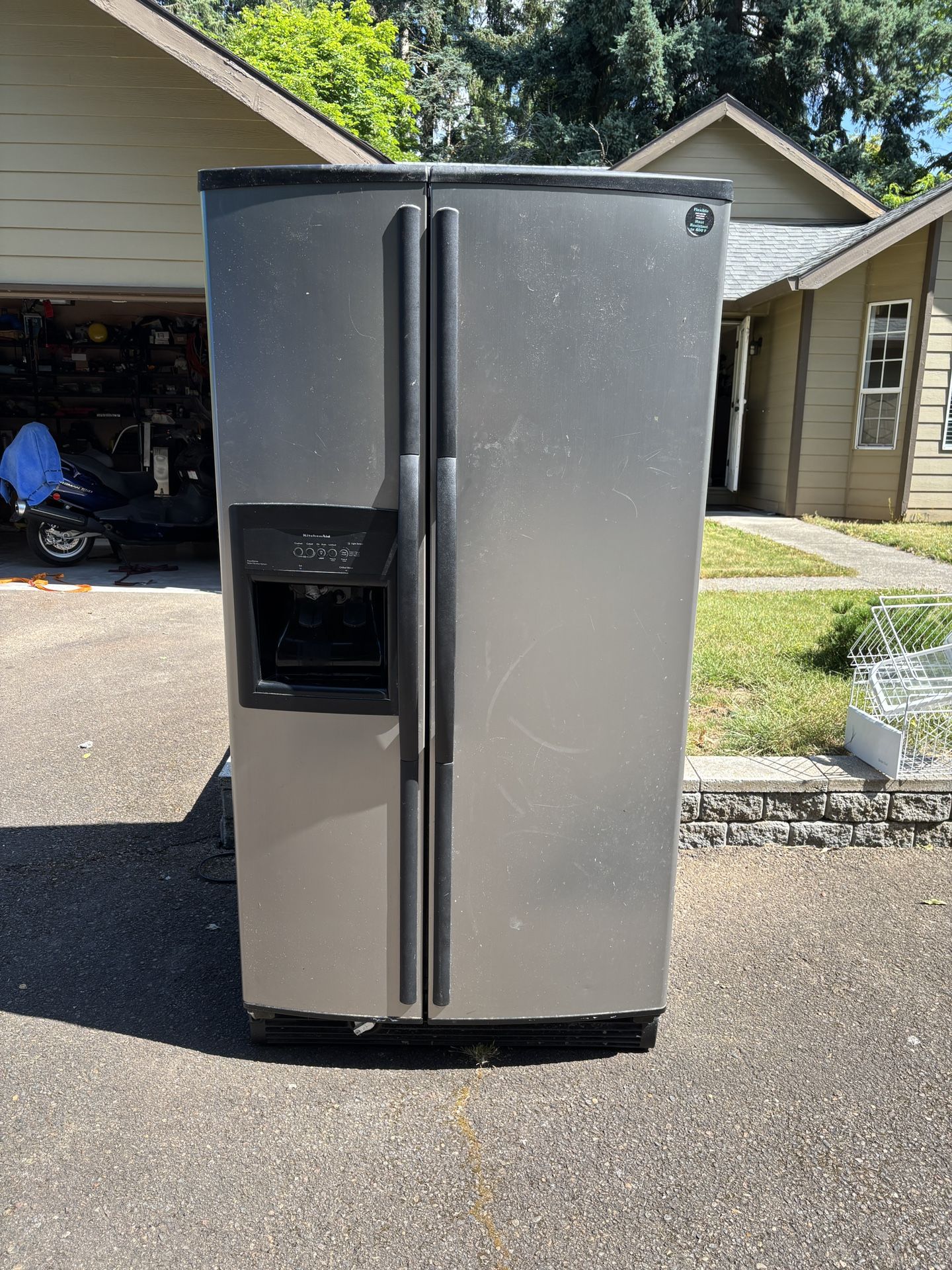 Refrigerator