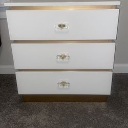 End Table/Nightstand 