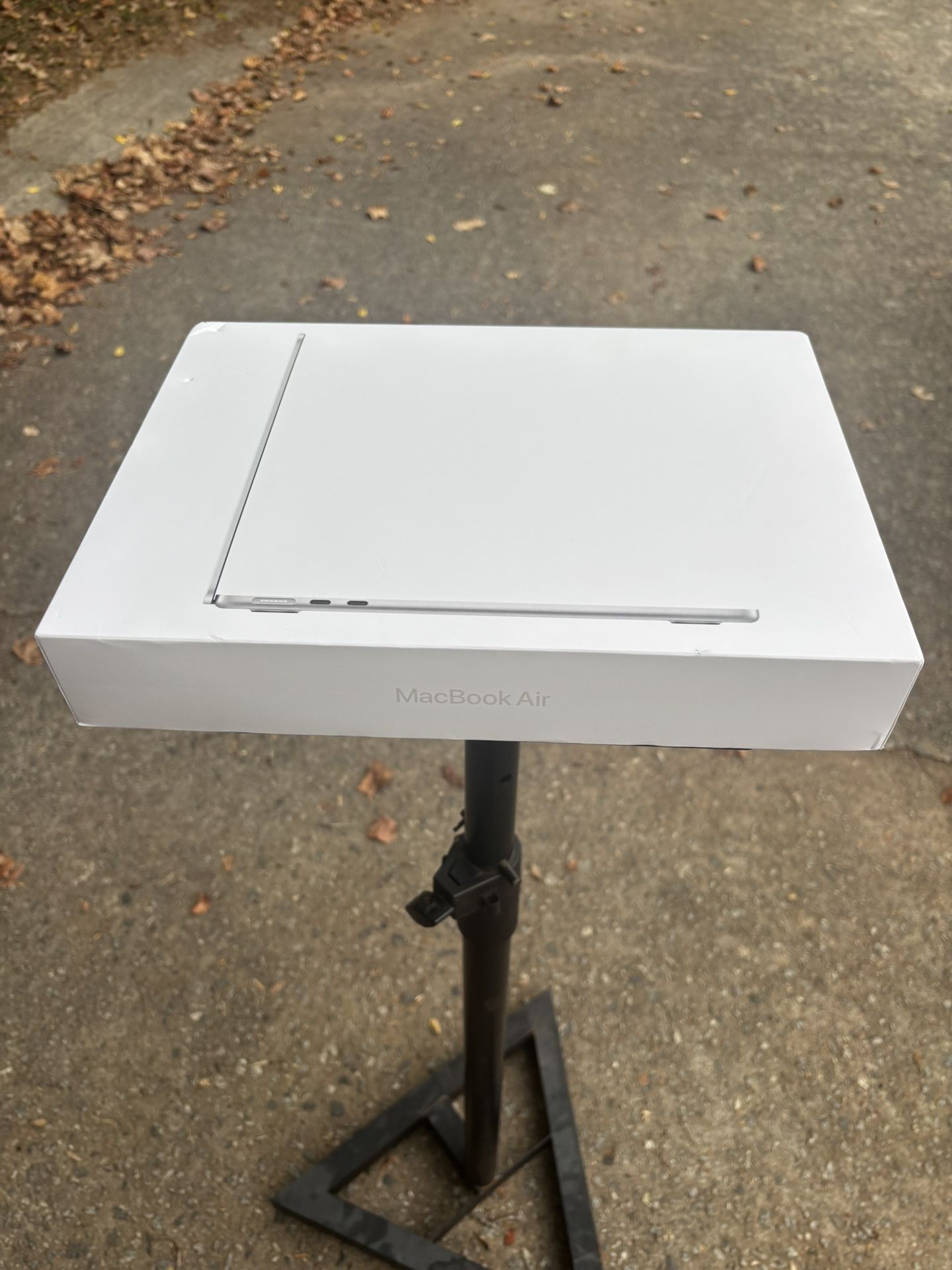 2025 Apple MacBook Air 13 inch 16GB M4 Pro 256GB Sliver AppleCare August 2026 Brand New Sealed