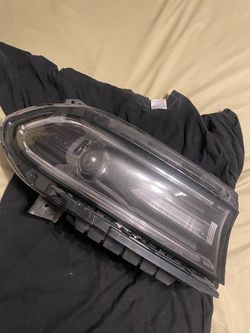 2019 dodge charger right headlight