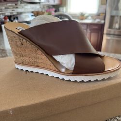 BRAND NEW - Steve Madden Wedge Size 10