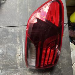 2019-2020 KIA SORENTO TAIL LIGHT Left SIDE USED OEM 92401-C6500 