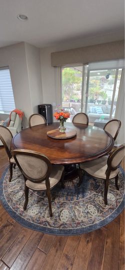 ARHAUS round table with pottery barn chairs