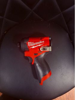 Milwaukee m12 impact driver