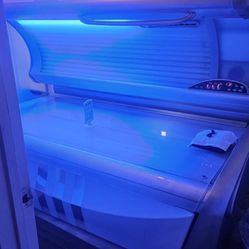 UWE Silver Bullet SE Tanning Bed