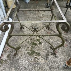 VINTAGE WROUGHT IRON SOLID TABLE END TABLE 