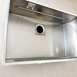 FRANKE Kubus KBX11028 Undermount Kitchen Sink  