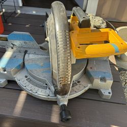 Dewalt 12” Compound Miter Saw 
