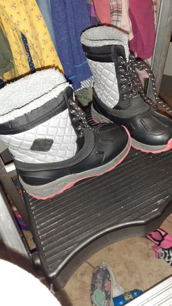 Boys shoes