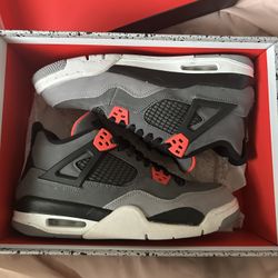 Air Jordan 4 Retro 'Infrared' (size 7Y)