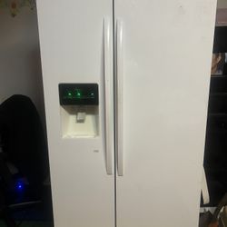 Amana 24.5 cu. ft. Side by Side Refrigerator 