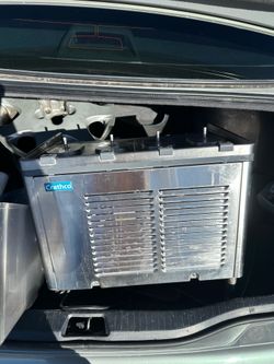 Crathco 4-bowl refrigerated beverage dispenser