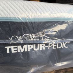 New Cal King Tempurpedic Hybrid Mattress