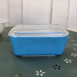 Vintage Pyrex Blue Refrigerator Dish w/ Lid