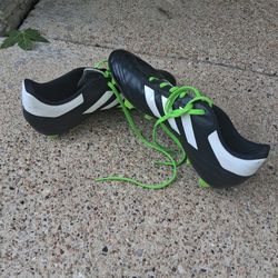 Adidas Soccer Shoes  Zize  9.    91/2